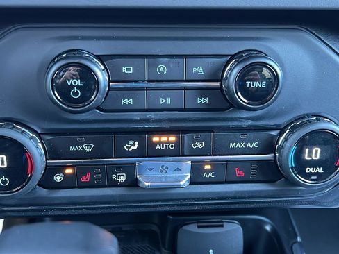 Used 2025 Ford Bronco Outer Banks AWD/4WD image 25