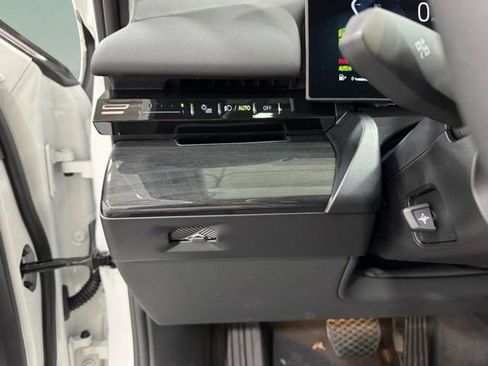 New 2026 BMW 530i xDrive w/ Premium Package AWD/4WD image 29