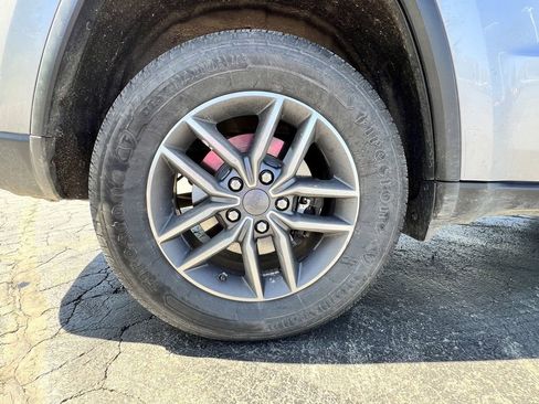 Used 2019 Jeep Grand Cherokee Limited AWD/4WD image 40