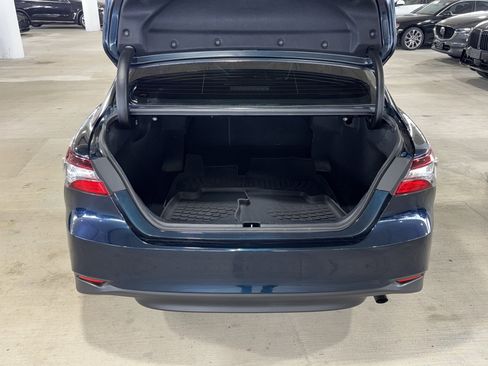 Used 2021 Toyota Camry LE image 11