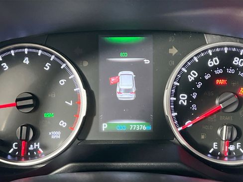 Used 2021 Toyota RAV4 XLE FWD image 23