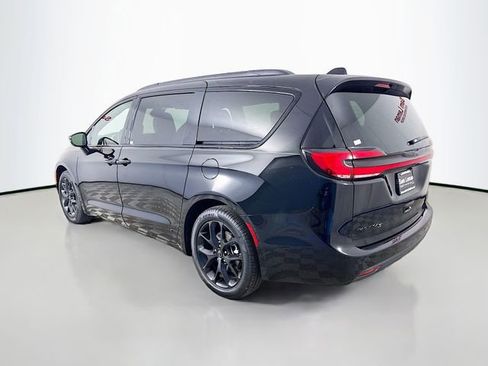 New 2026 Chrysler Pacifica Select FWD image 5