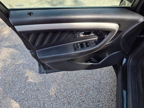 Used 2014 Ford Taurus SEL w/ Equipment Group 201A FWD image 18