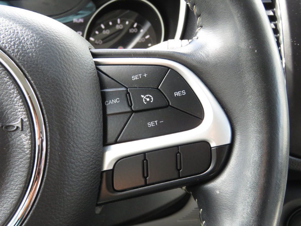 Used 2018 Jeep Compass Latitude w/ Popular Equipment Group AWD/4WD image 22