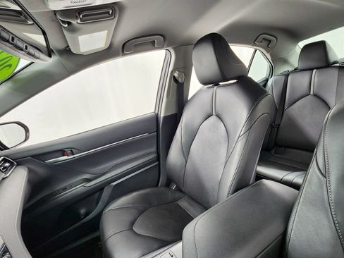 Used 2024 Toyota Camry XSE FWD image 13