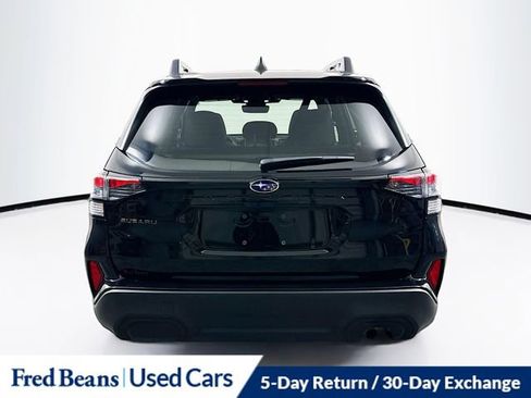 Used 2025 Subaru Forester Premium image 7