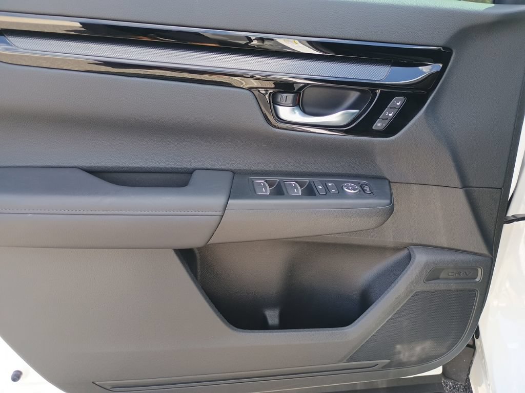 Used 2025 Honda CR-V EX-L image 11