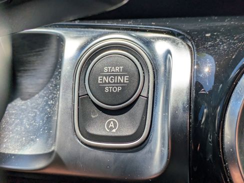 Used 2023 Mercedes-Benz GLB 250 image 26