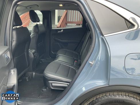 Used 2025 Ford Escape SE image 25