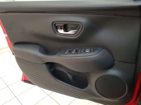 Certified 2025 Honda HR-V Sport image 15