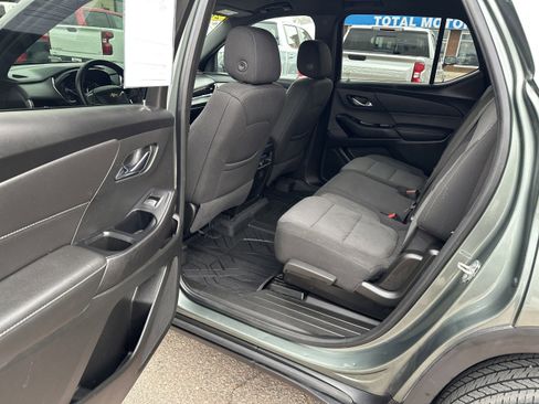 Used 2023 Chevrolet Traverse LT image 19