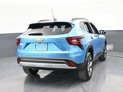 Used 2025 Chevrolet Trax LT image 5