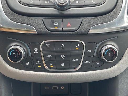 Used 2024 Chevrolet Equinox LT image 12