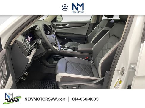 New 2026 Volkswagen Atlas Peak Edition image 7