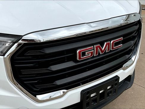 Used 2024 GMC Terrain SLE image 37