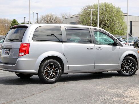 Used 2019 Dodge Grand Caravan GT FWD image 17
