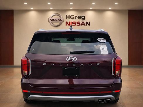 Used 2024 Hyundai Palisade Limited FWD image 6