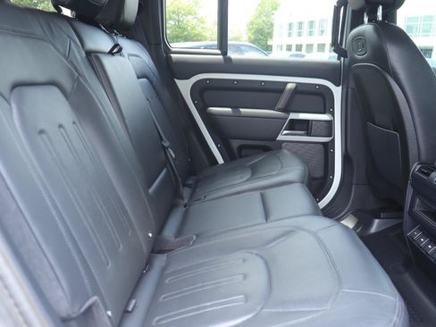 Used 2020 Land Rover Defender 110 HSE AWD/4WD image 21