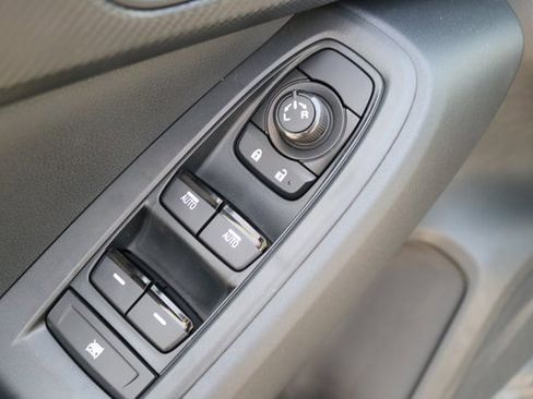 Used 2025 Subaru Crosstrek 2.0i Premium image 21