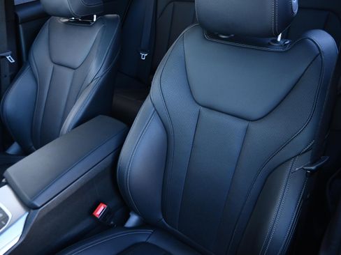 Certified 2024 BMW 330i 330i w/ M Sport Package image 9