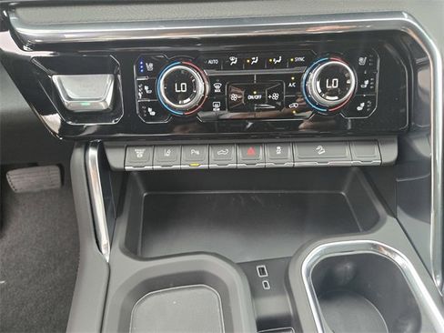 New 2026 GMC Sierra 3500 Denali w/ Denali Reserve Package image 15