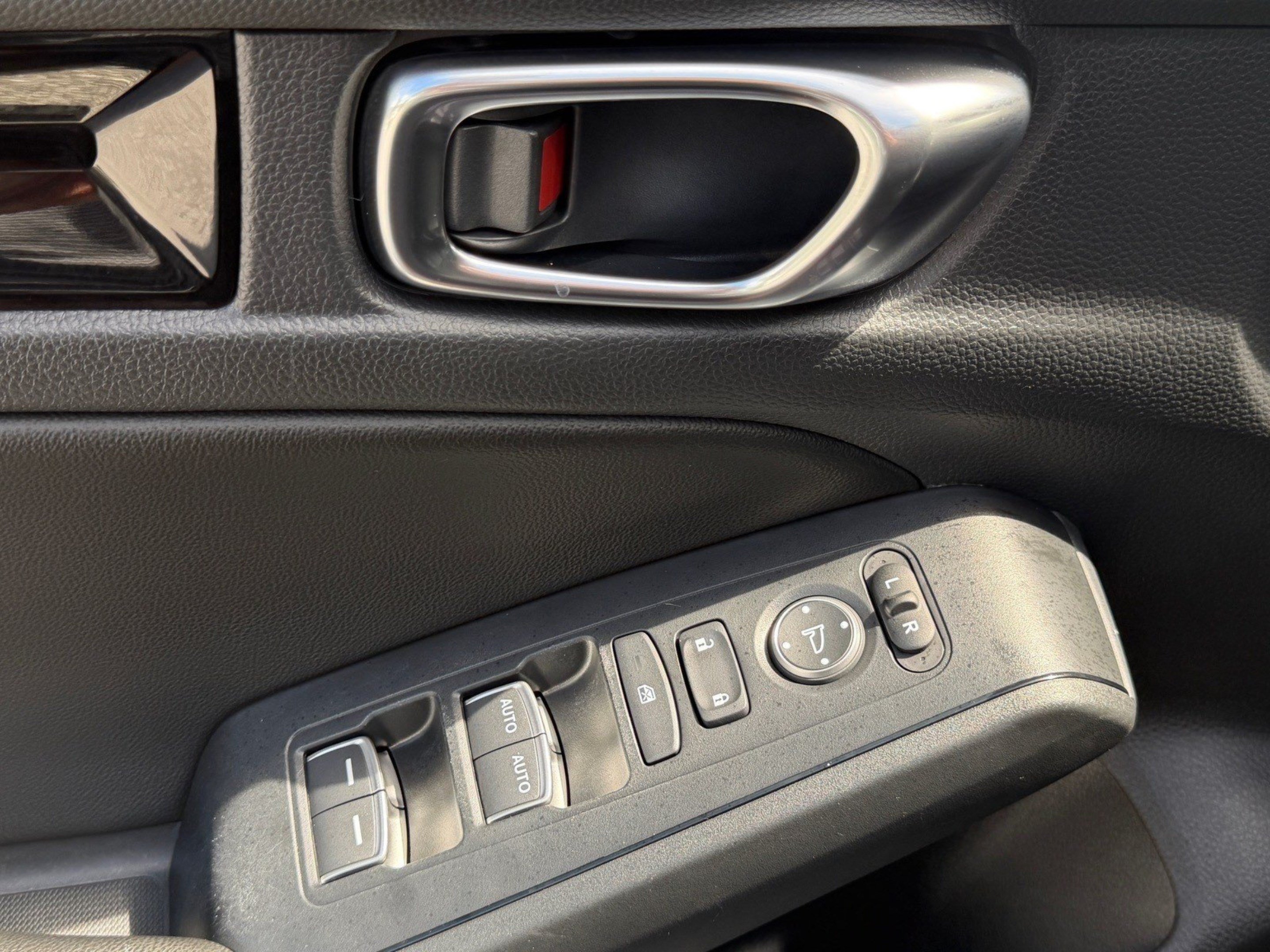 Used 2024 Honda Civic EX-L image 10