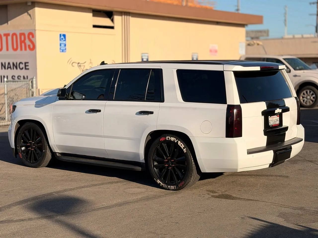 Used 2018 Chevrolet Tahoe 4WD image 10