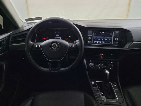Used 2020 Volkswagen Jetta SE w/ SE Cold Weather Package FWD image 22