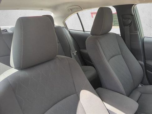 Used 2025 Toyota Corolla LE FWD image 20