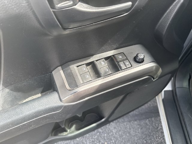 Used 2021 Toyota Tacoma SR5 AWD/4WD image 17