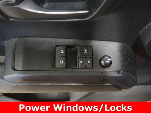 Used 2019 Toyota Tacoma SR AWD/4WD image 5