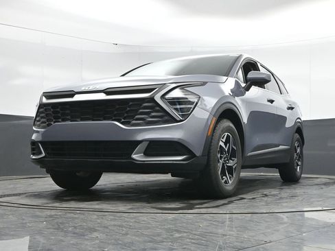 Used 2025 Kia Sportage LX image 44