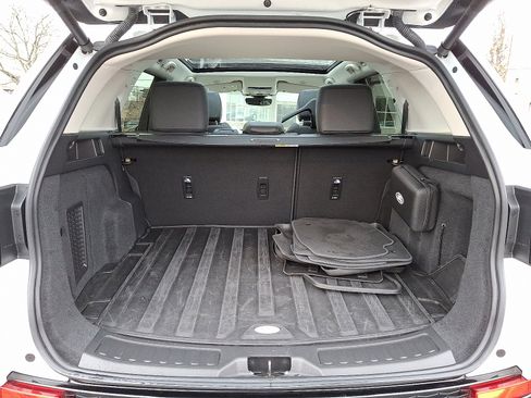 Certified 2024 Land Rover Discovery Sport S image 24