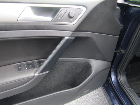 Used 2015 Volkswagen Golf TDI FWD image 13