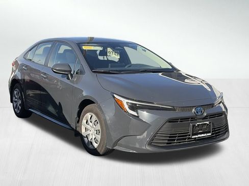 Certified 2024 Toyota Corolla LE image 1
