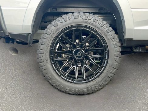 Used 2026 RAM 2500 Limited AWD/4WD image 32