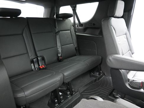 Used 2023 Chevrolet Suburban Z71 w/ Luxury Package image 14