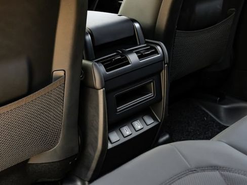 New 2026 Land Rover Defender 110 X-Dynamic SE AWD/4WD image 45