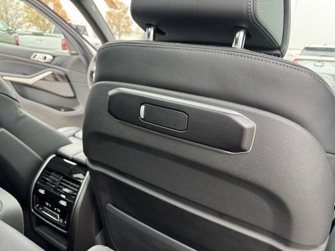 Used 2025 BMW X5 xDrive50e image 42
