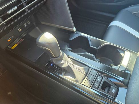 Used 2025 Toyota Camry SE image 29