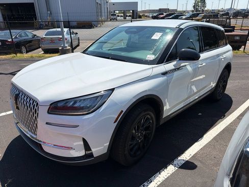 Used 2025 Lincoln Corsair FWD image 9