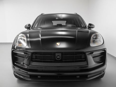 Used 2025 Porsche Macan image 16