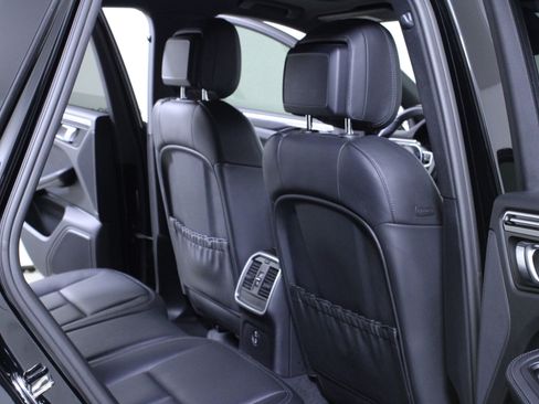 Used 2020 Porsche Macan image 13