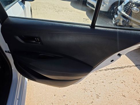 Used 2025 Toyota Corolla LE FWD image 21