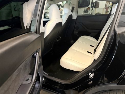 Used 2023 Tesla Model Y Long Range AWD/4WD image 10