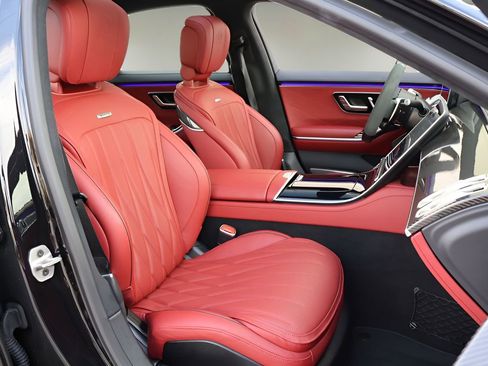 Used 2025 Mercedes-Benz S 63 AMG S image 18