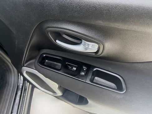 Used 2020 Jeep Renegade Latitude w/ Safety & Security Group II image 31