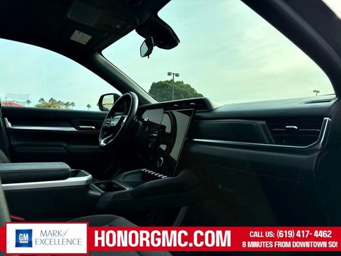 Used 2025 GMC Terrain Elevation image 21