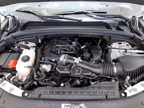 Used 2023 Jeep Grand Cherokee Limited w/ Black Appearance Package image 3