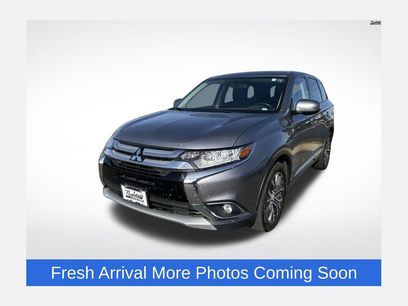 Used 2017 Mitsubishi Outlander SE